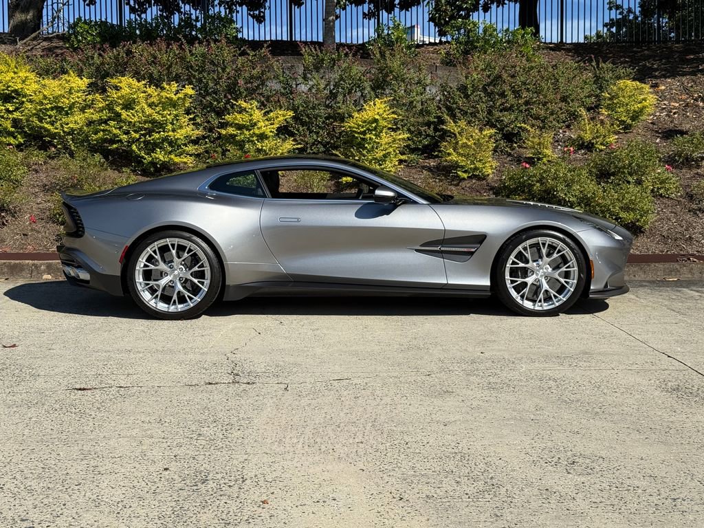 Used 2025 Aston Martin Vanquish image 13