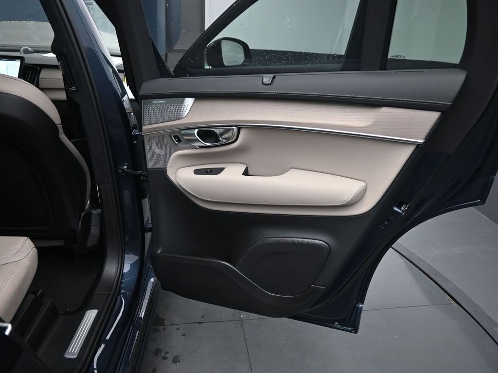 New 2026 Volvo XC90 B6 Ultra w/ Lounge Package image 35