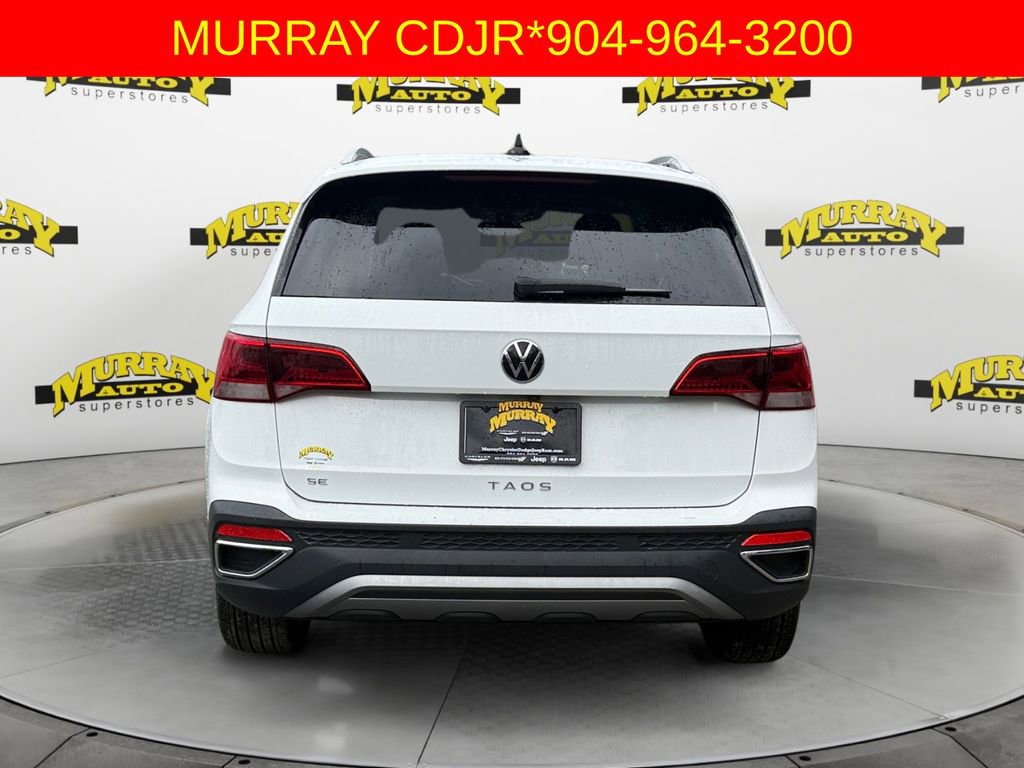 Used 2024 Volkswagen Taos SE image 4