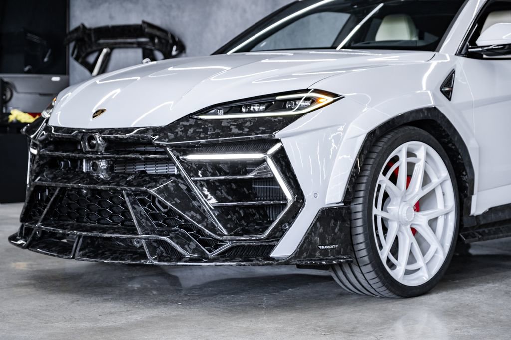 Used 2026 Lamborghini Urus SE AWD/4WD image 4