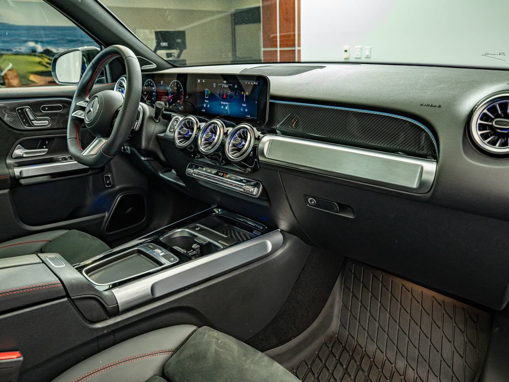 Certified 2024 Mercedes-Benz GLB 250 4MATIC image 38
