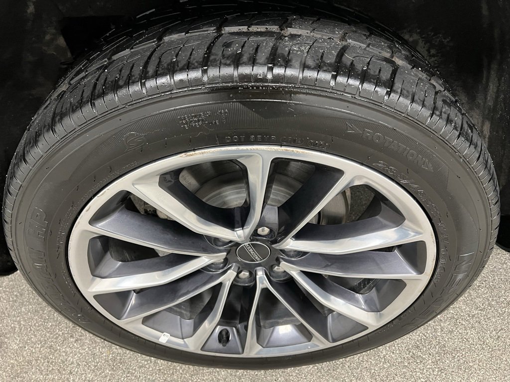 Used 2023 Jeep Wagoneer L Series III w/ Premium Group I image 21