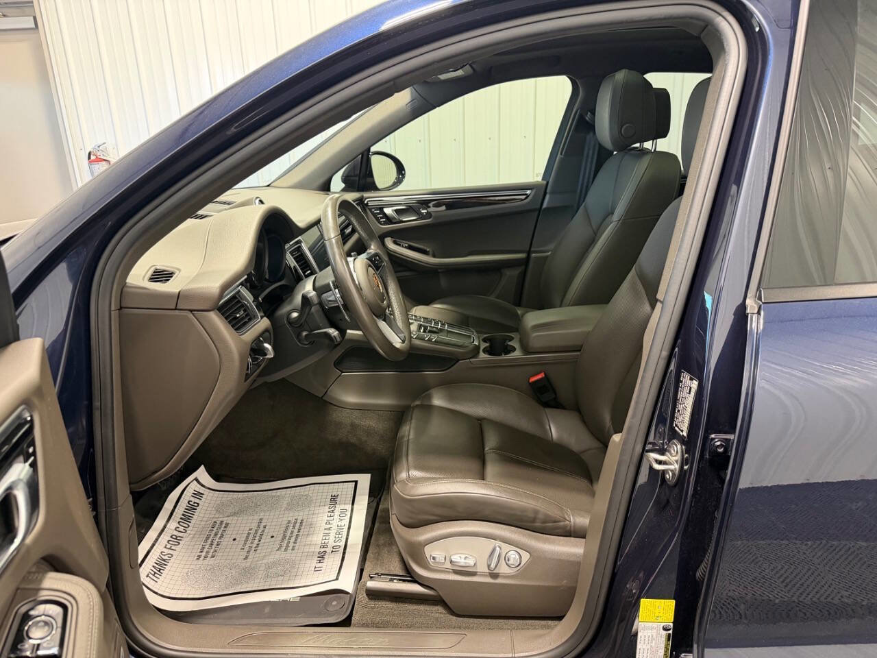 Used 2018 Porsche Macan AWD/4WD image 7