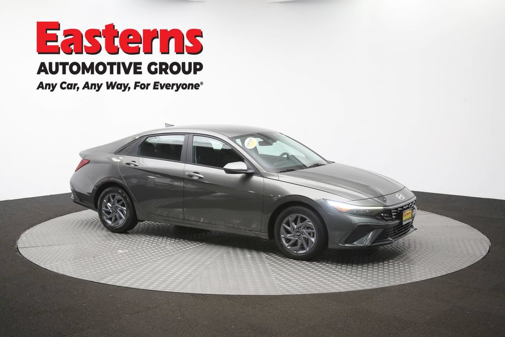 Used 2024 Hyundai Elantra SEL FWD image 46
