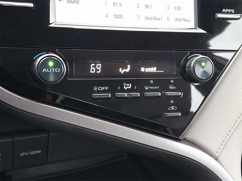 Used 2019 Toyota Camry SE image 23