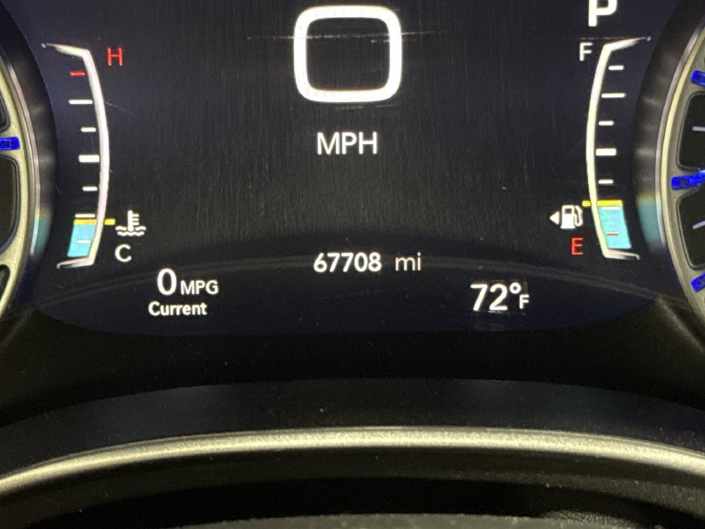 Used 2023 Chrysler Pacifica Touring-L FWD image 13