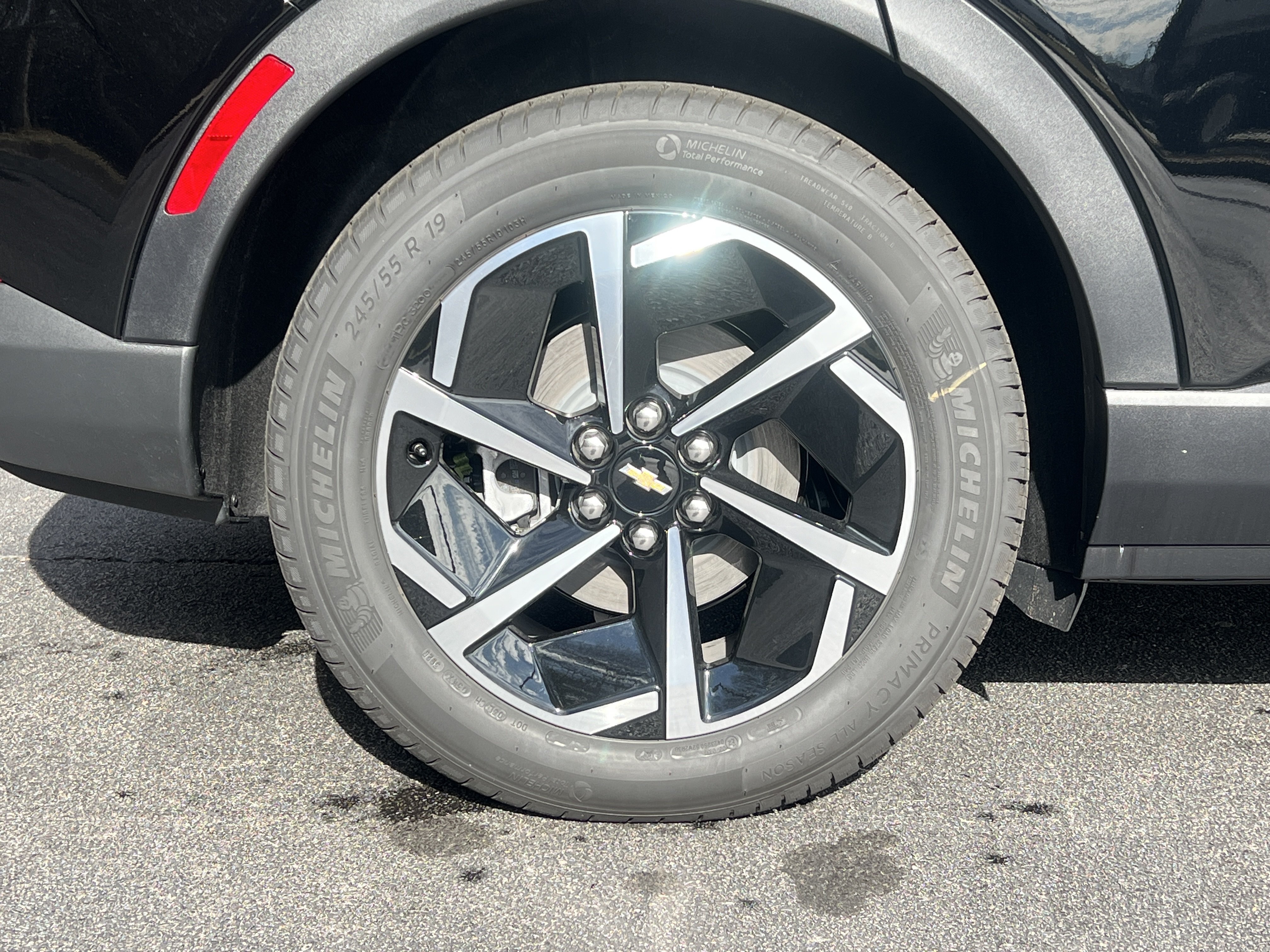New 2026 Chevrolet Equinox EV LT AWD/4WD image 37