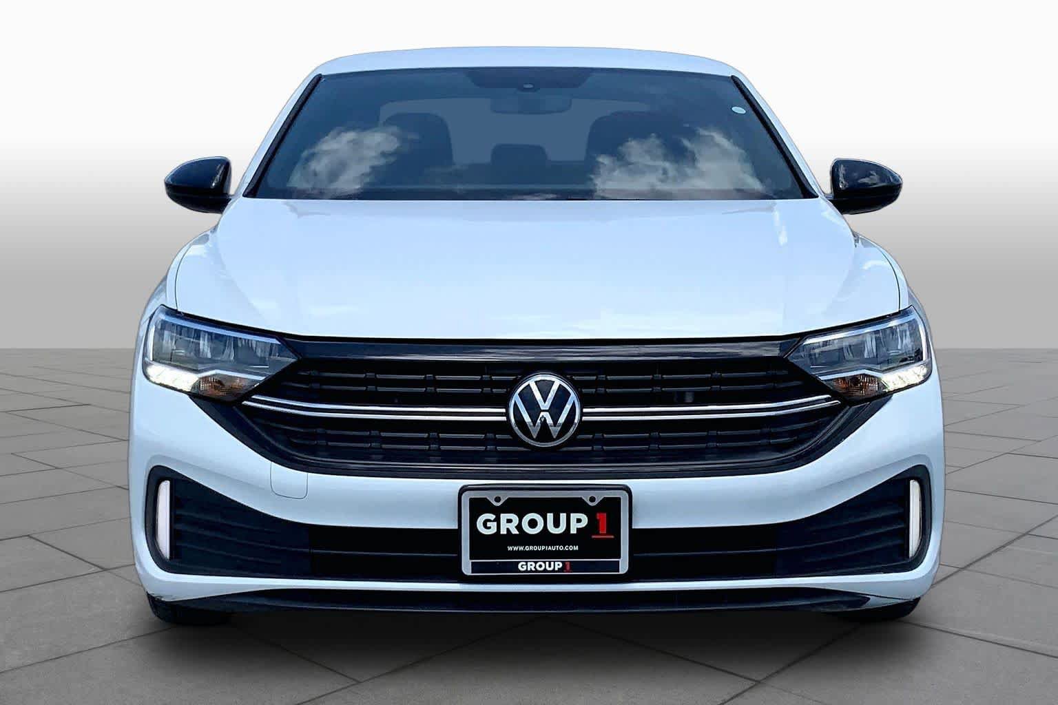 Used 2023 Volkswagen Jetta Sport FWD image 4