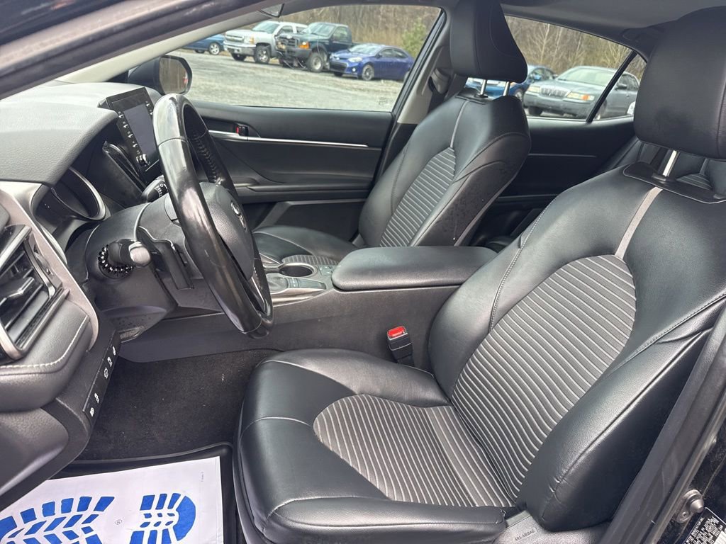 Used 2023 Toyota Camry SE w/ Cold Weather Package image 14