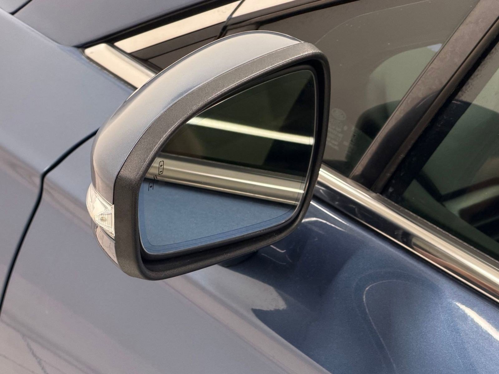 Used 2018 Ford Fusion Titanium image 36