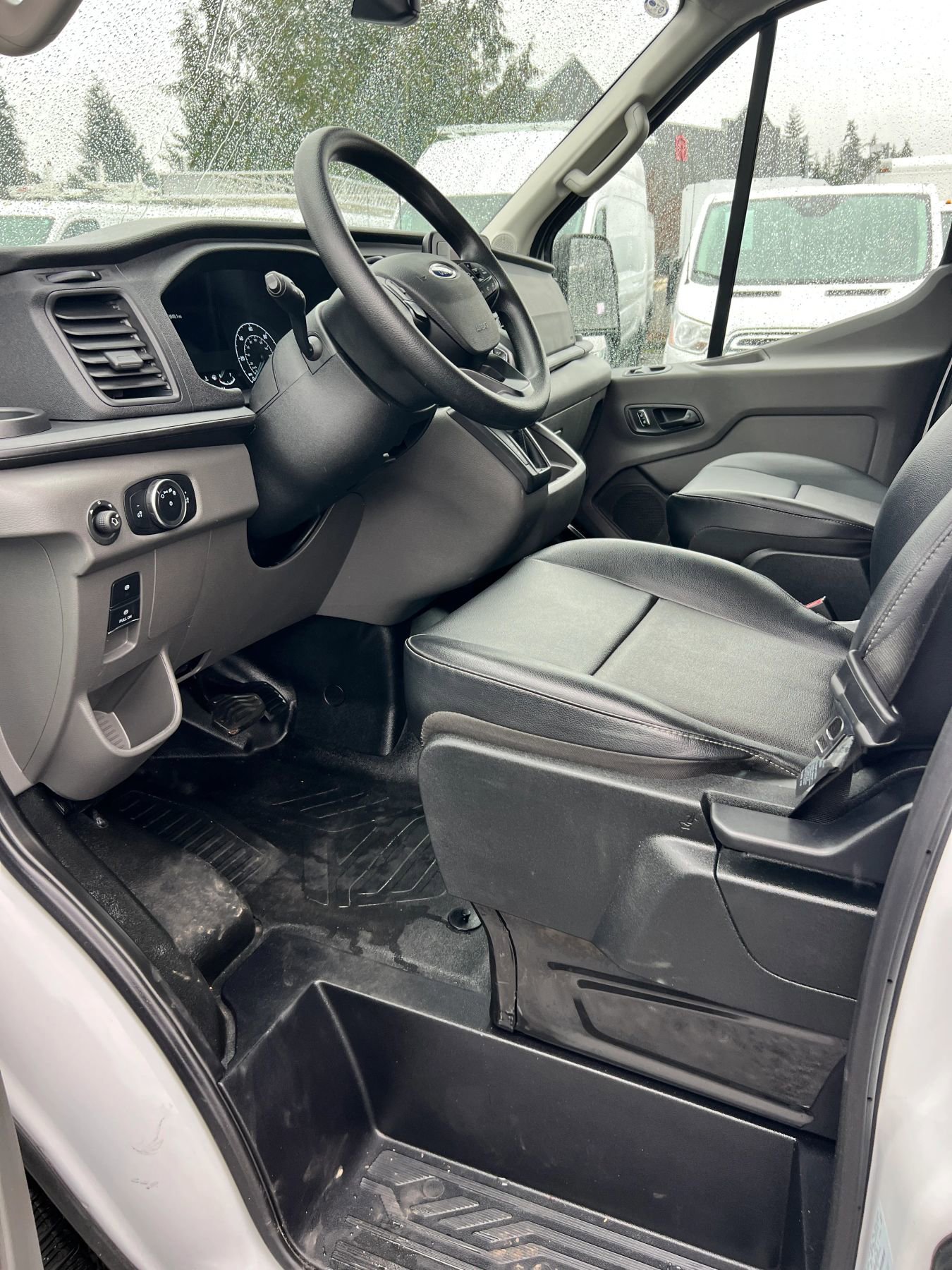 Used 2025 Ford Transit 250 148 High Roof AWD image 10