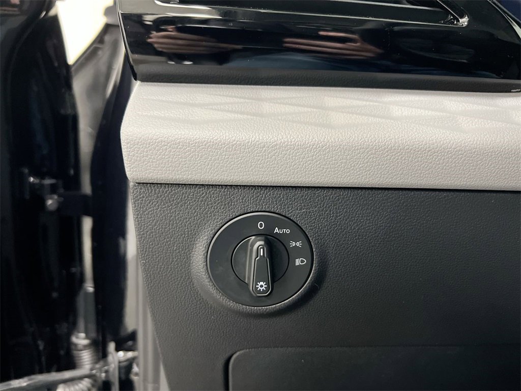 Used 2024 Volkswagen Taos S image 18