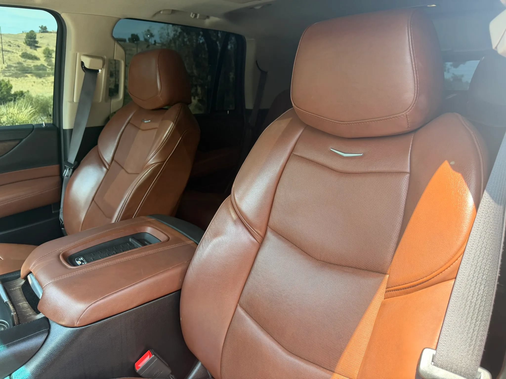 Used 2017 Cadillac Escalade Premium Luxury AWD/4WD image 11
