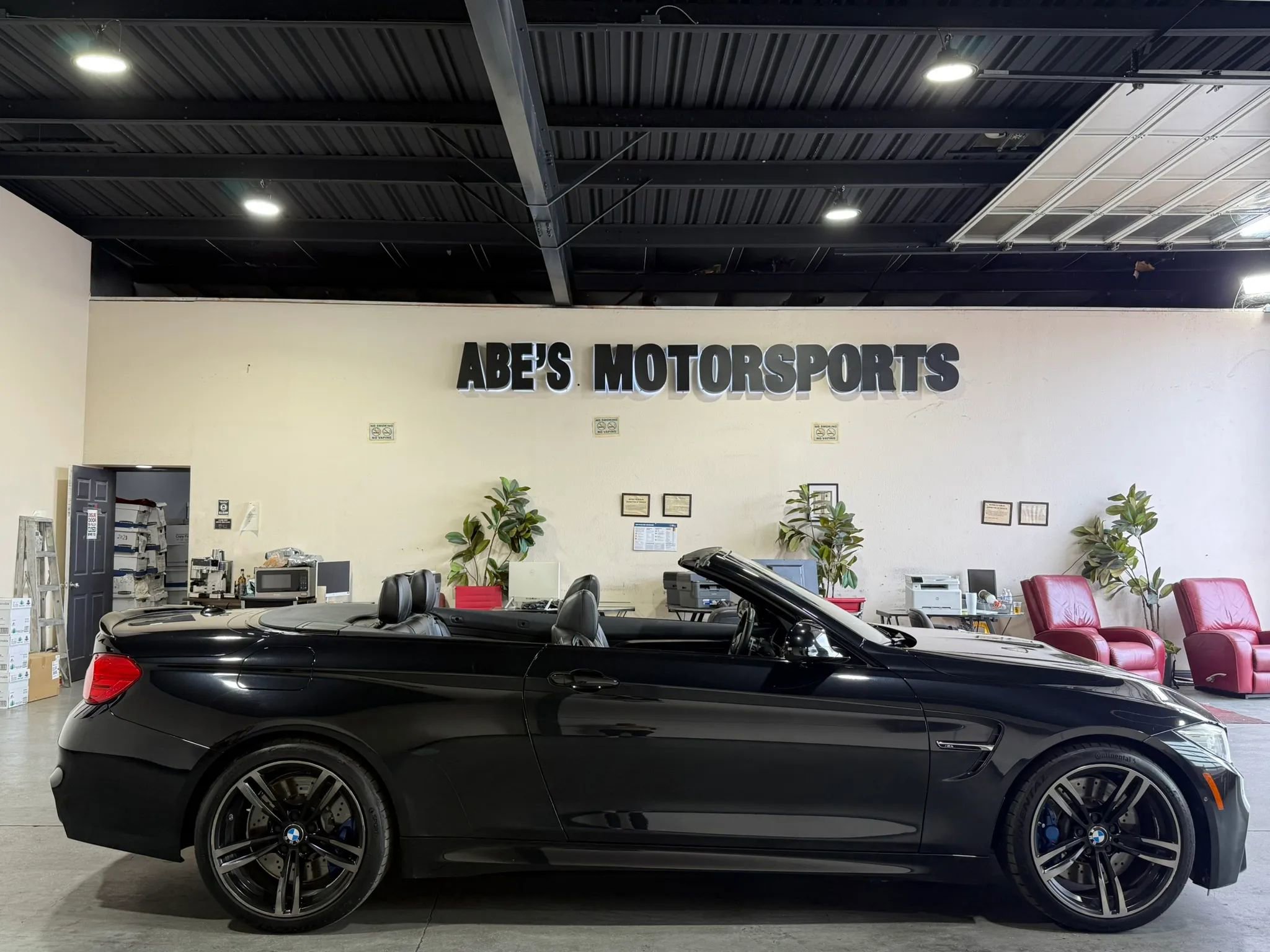 Used 2015 BMW M4 Convertible RWD image 10