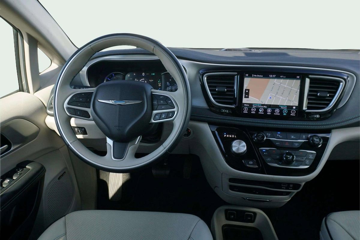 Used 2018 Chrysler Pacifica Limited w/ Advanced Safetytec Group image 22