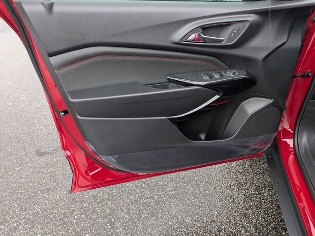 New 2026 Chevrolet Trax RS w/ Sunroof Package FWD image 9