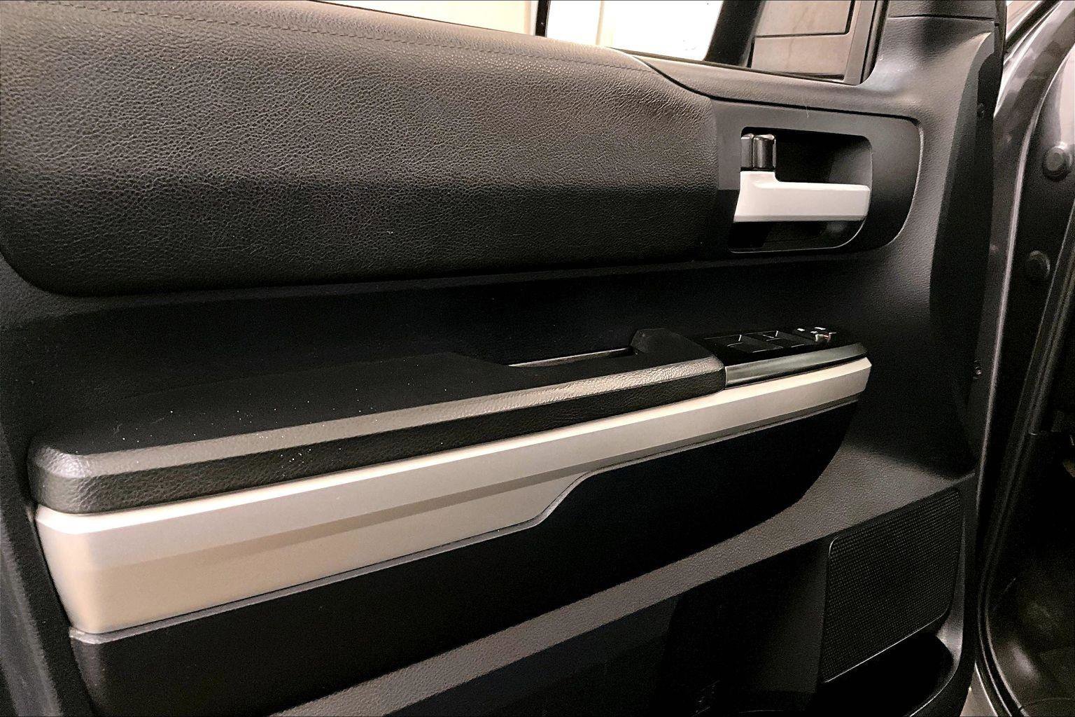 Used 2016 Toyota Tundra SR5 image 22