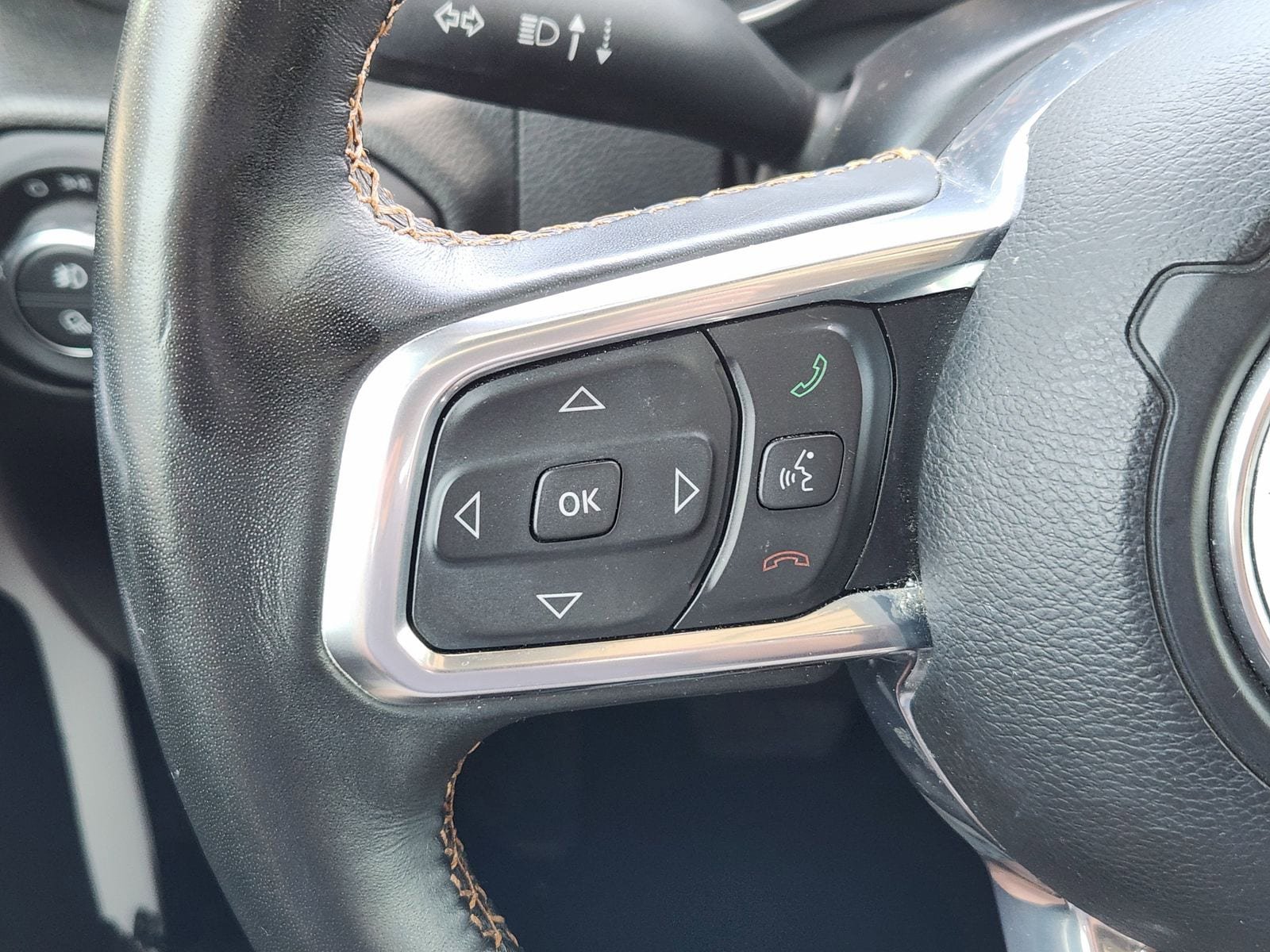 Used 2022 Jeep Gladiator Overland AWD/4WD image 35