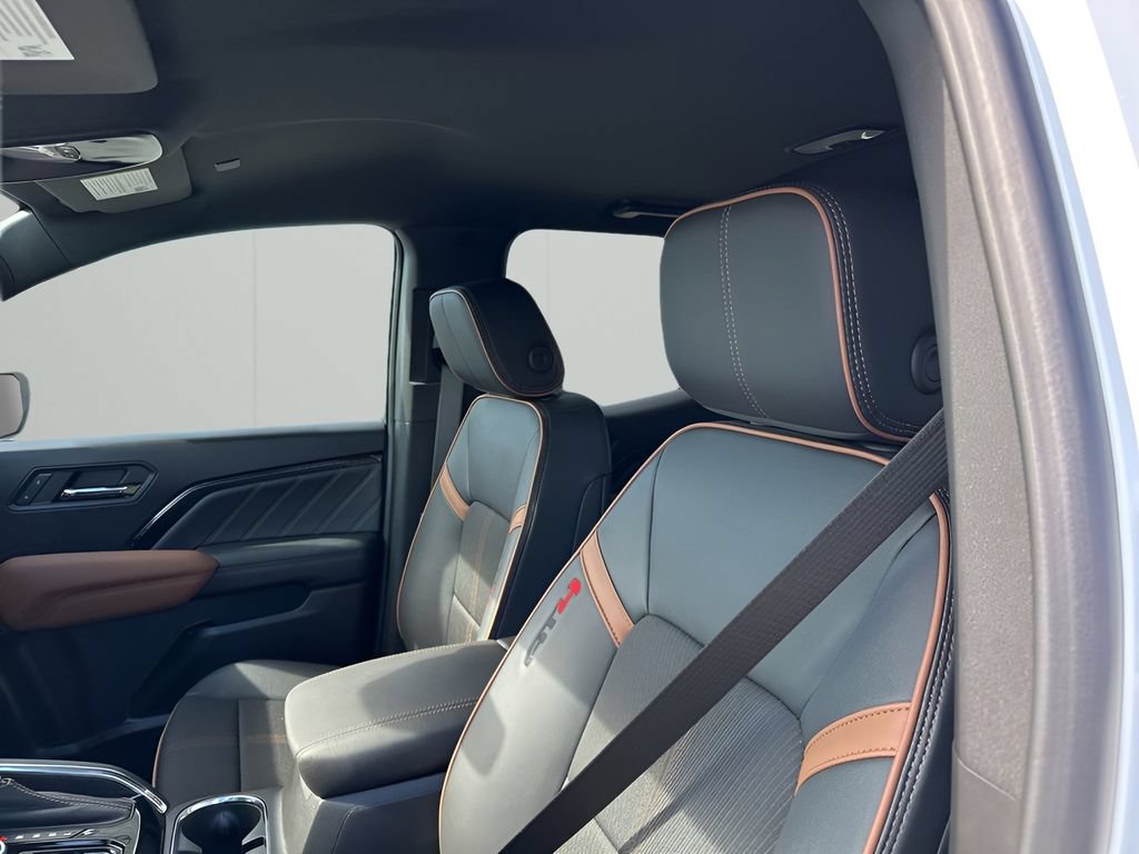 New 2026 GMC Canyon AT4 AWD/4WD image 32