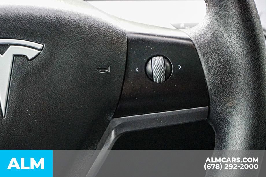 Used 2021 Tesla Model Y Long Range AWD/4WD image 30