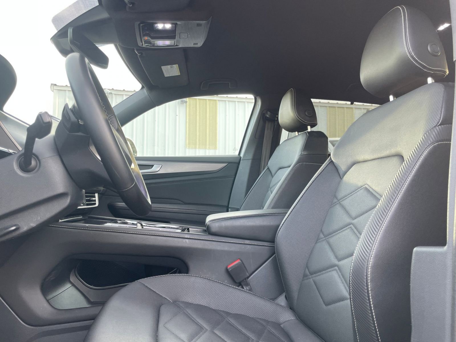 Used 2025 Volkswagen Atlas Cross Sport SE FWD image 29