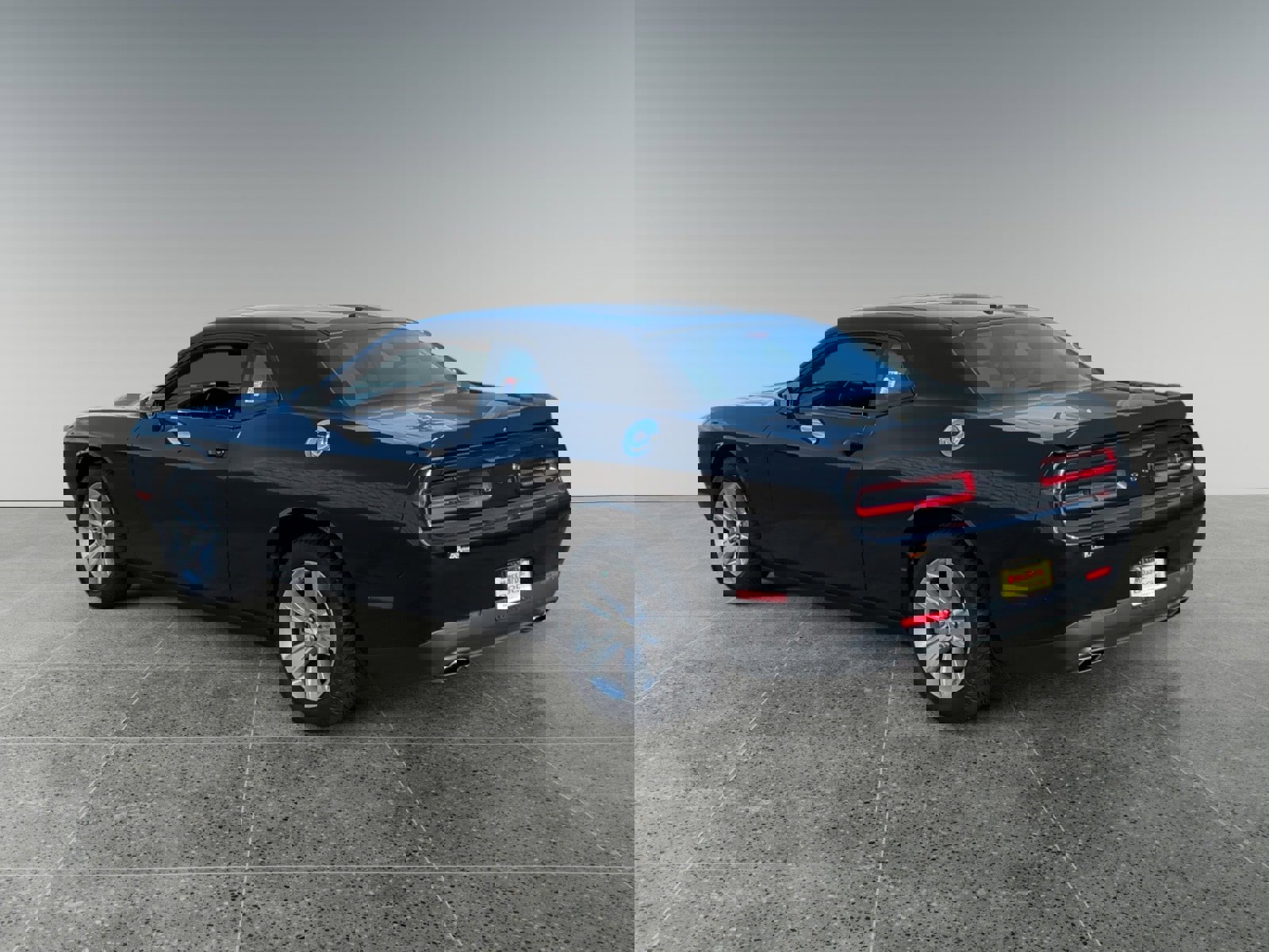 Used 2023 Dodge Challenger SXT image 6