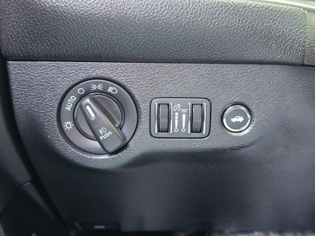 Used 2022 Dodge Challenger R/T Scat Pack w/ Driver Convenience Group RWD image 31