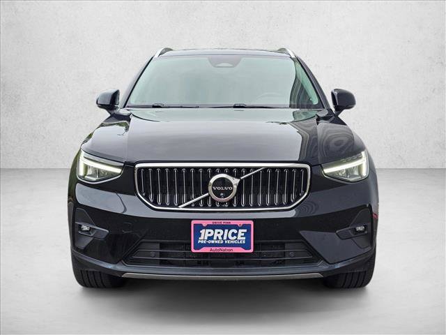 Used 2025 Volvo XC40 B5 Plus AWD/4WD image 8