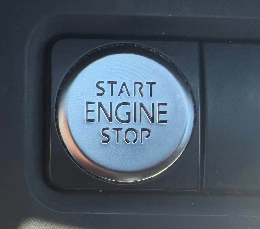 Used 2013 Volkswagen Jetta SE FWD image 18