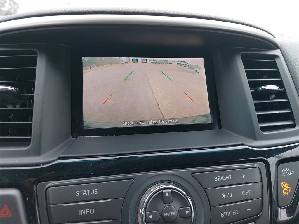 Used 2016 Nissan Pathfinder SV image 37