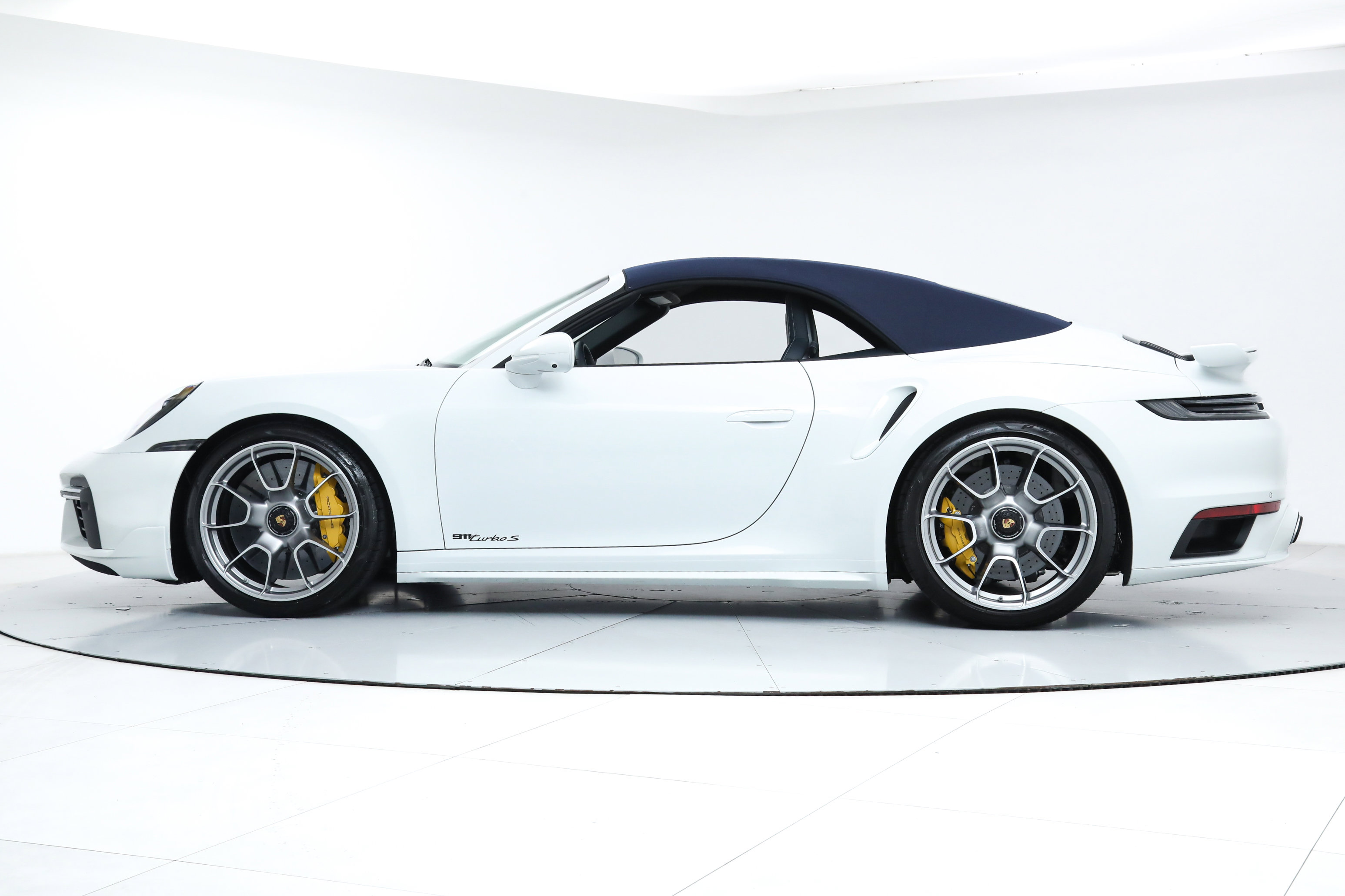 Used 2025 Porsche 911 Turbo S image 3