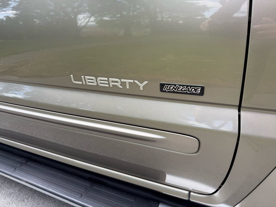 Used 2003 Jeep Liberty Renegade image 16