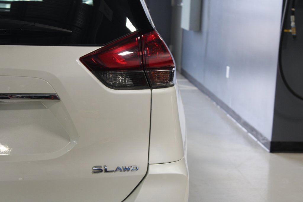 Used 2019 Nissan Rogue SL image 38