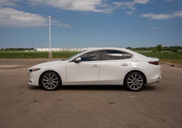 Used 2020 MAZDA MAZDA3 Sedan w/ Preferred Package FWD image 4