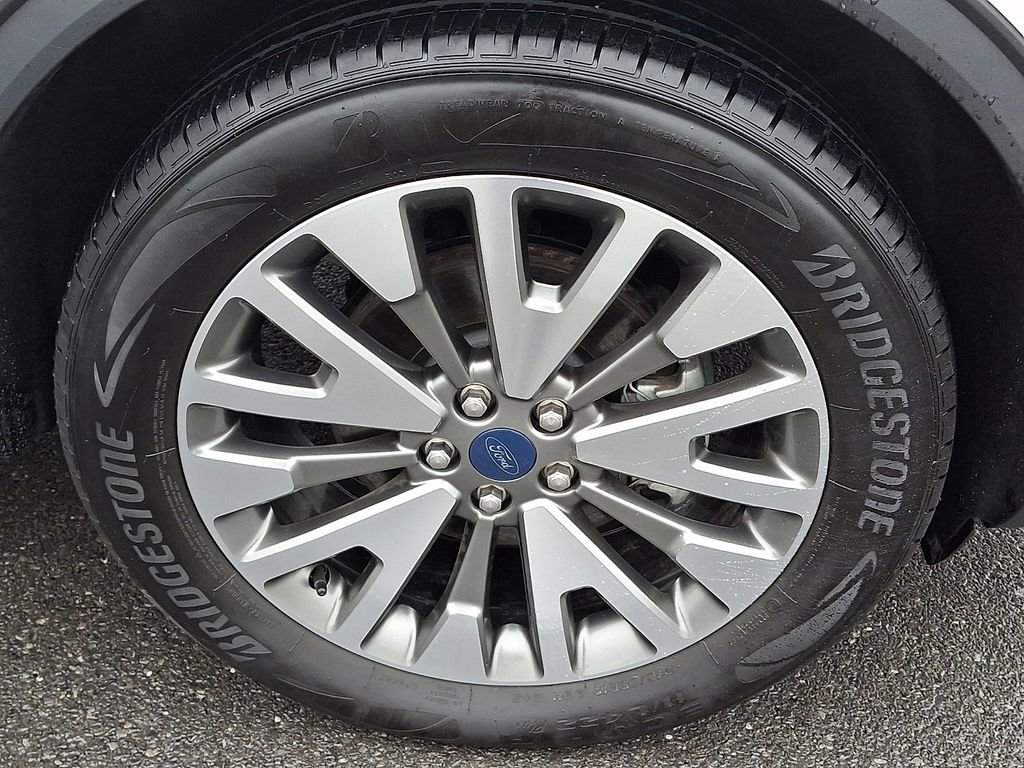 Used 2022 Ford Escape Titanium w/ Class II Trailer Tow Package image 12