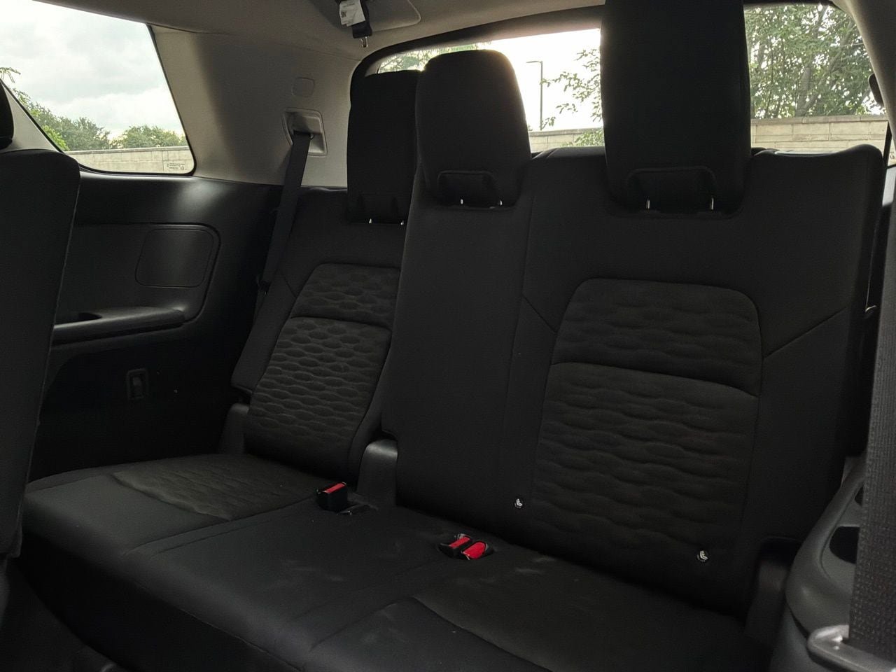 Used 2025 Nissan Pathfinder SV FWD image 13