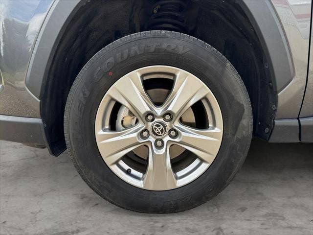 Certified 2023 Toyota RAV4 XLE w/ Convenience Package AWD/4WD image 40