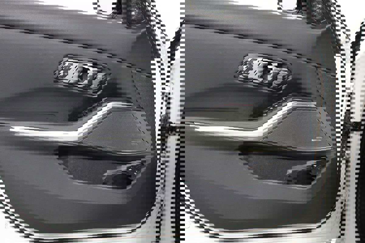 Used 2023 BMW 330e w/ M Sport Package image 6