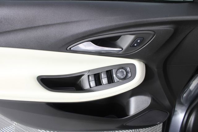 Used 2022 Buick Encore GX Select image 14