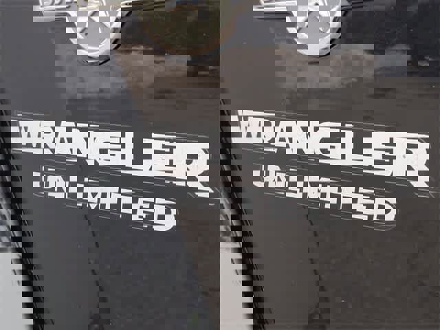 Used 2014 Jeep Wrangler Freedom Edition image 13