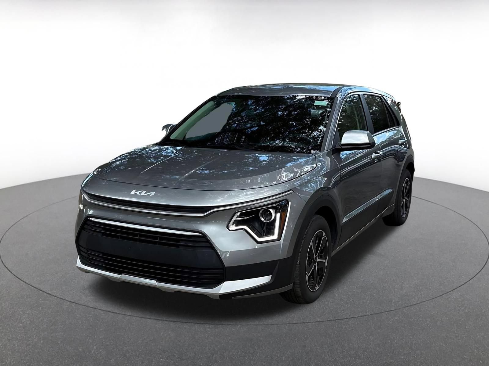 Used 2026 Kia Niro LX FWD image 3