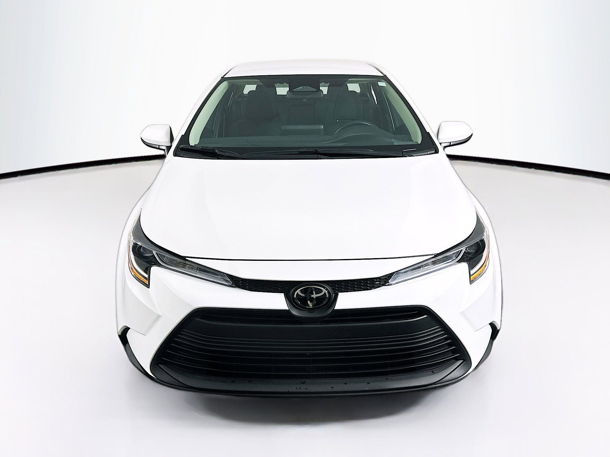 Used 2024 Toyota Corolla LE image 2