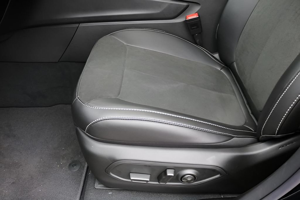 New 2026 Jeep Grand Cherokee Altitude AWD/4WD image 19