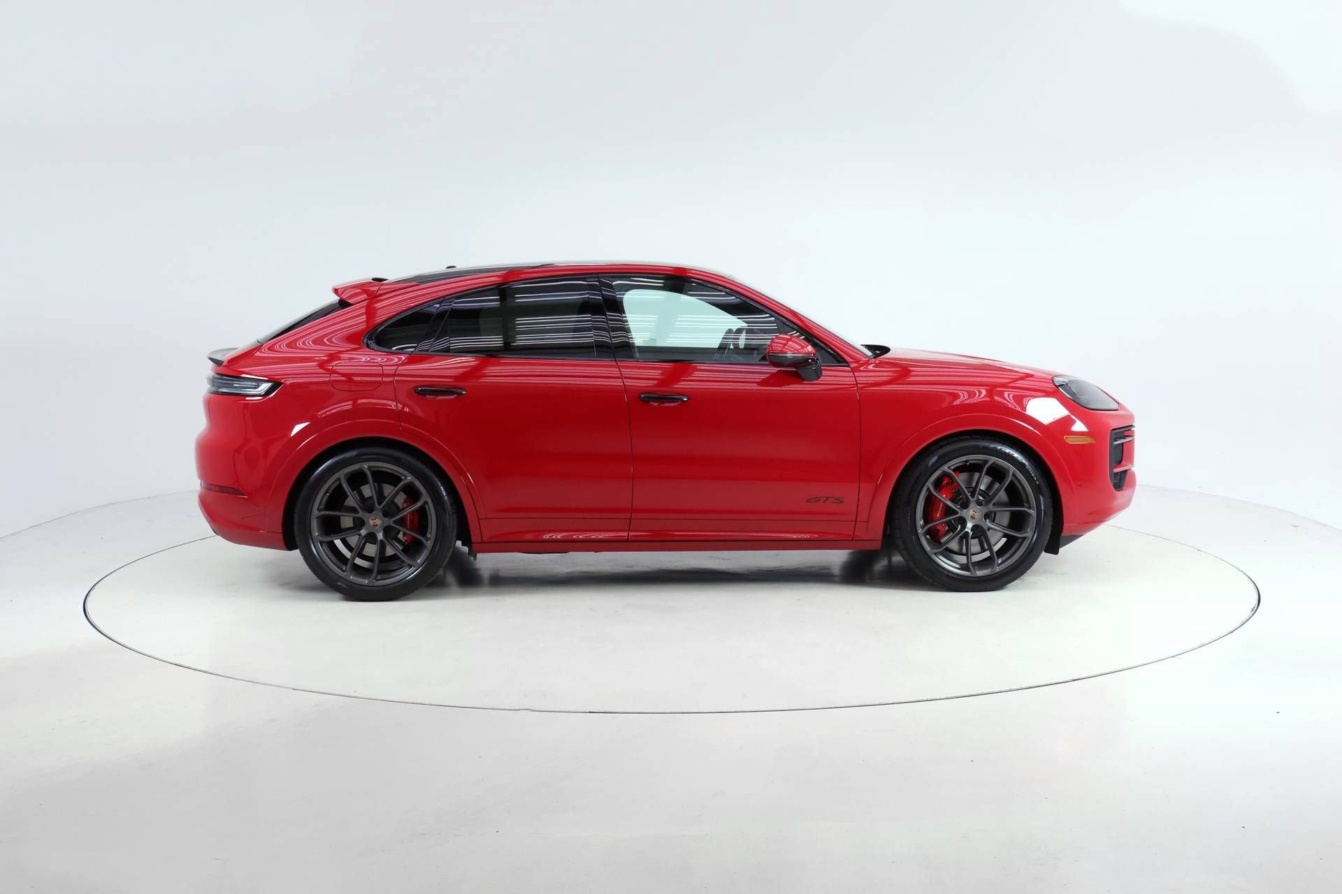Certified 2025 Porsche Cayenne GTS AWD/4WD image 10