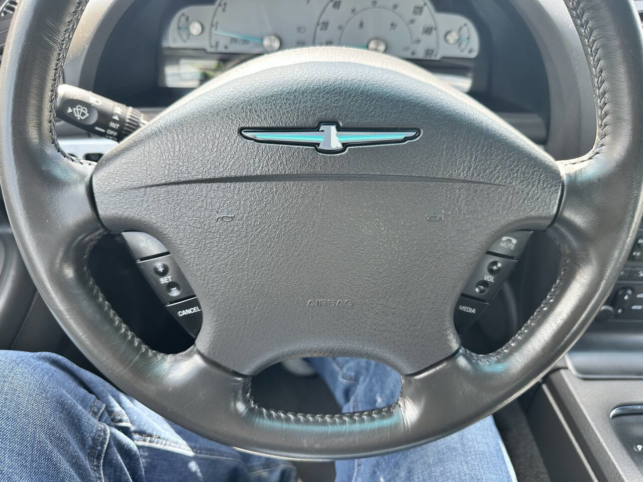 Used 2002 Ford Thunderbird Deluxe RWD image 19