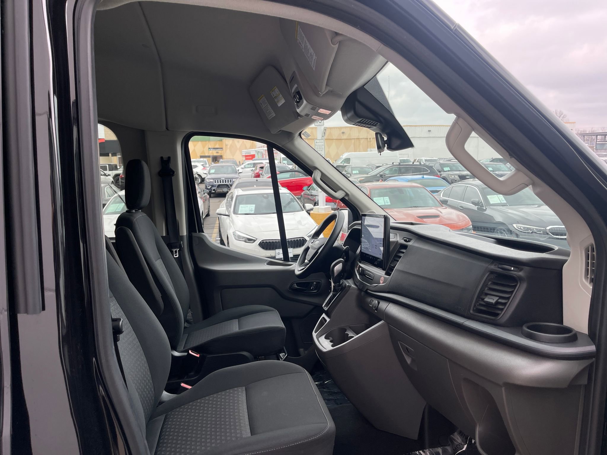 Used 2022 Ford Transit 350 XLT image 29