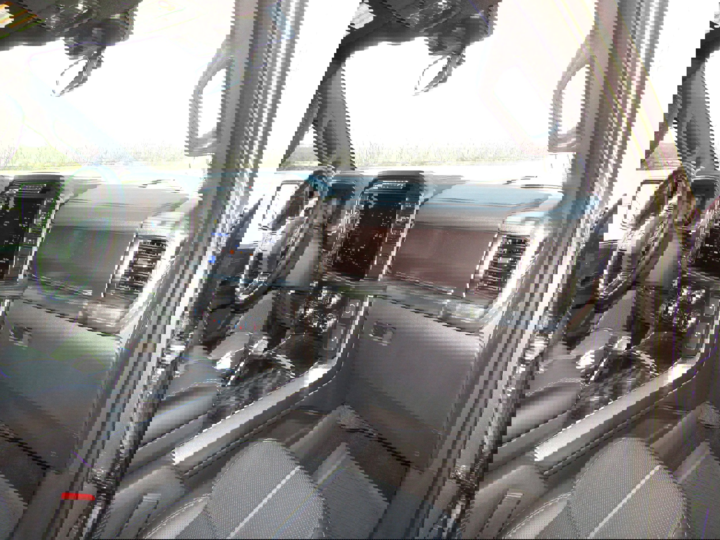 Used 2024 Ford F150 Platinum w/ FX4 Off-Road Package image 21