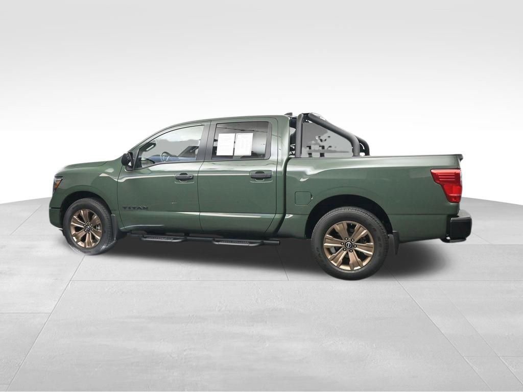Used 2024 Nissan Titan SV w/ SV Bronze Edition Package RWD image 3