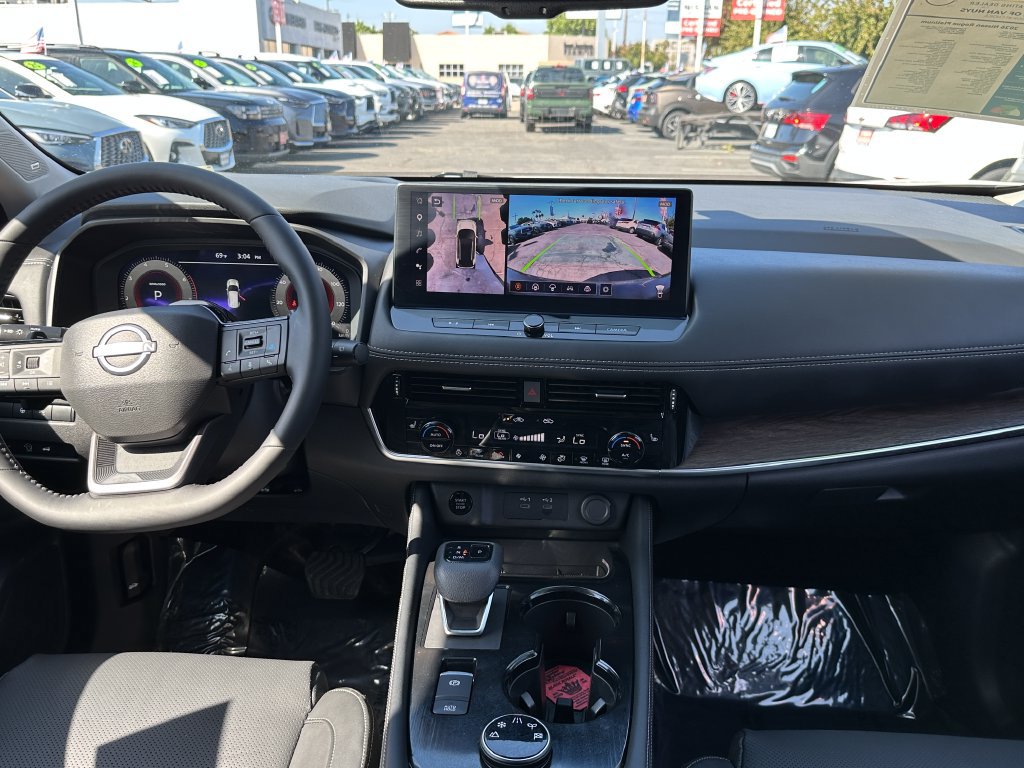 Used 2026 Nissan Rogue Platinum w/ Tech Package AWD/4WD image 32