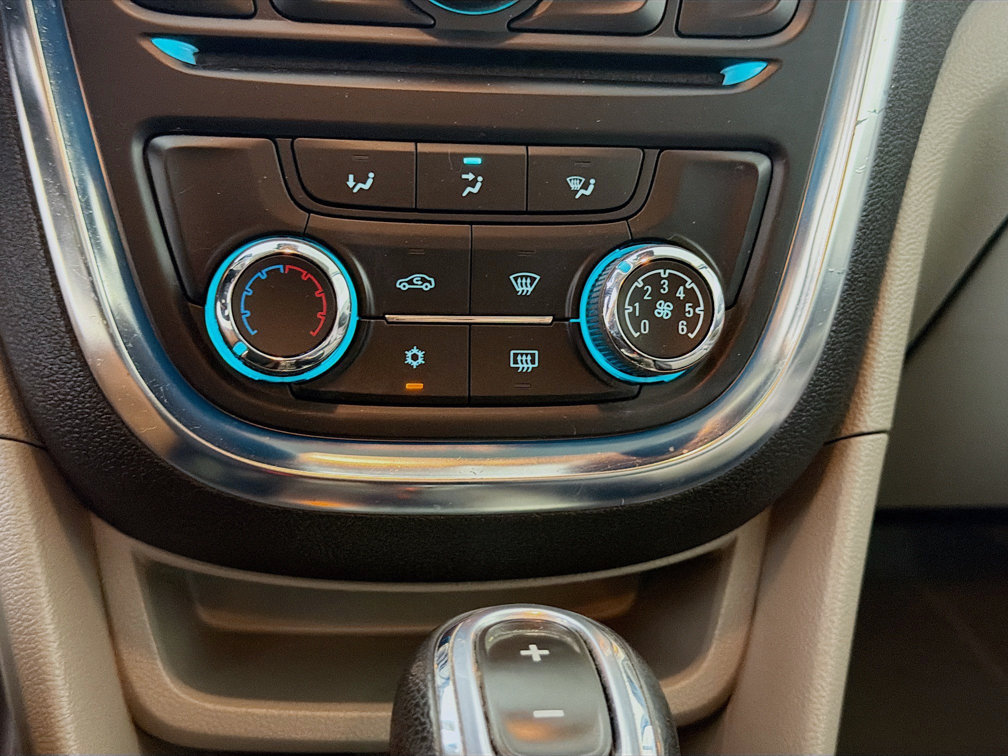 Used 2015 Buick Encore FWD image 22